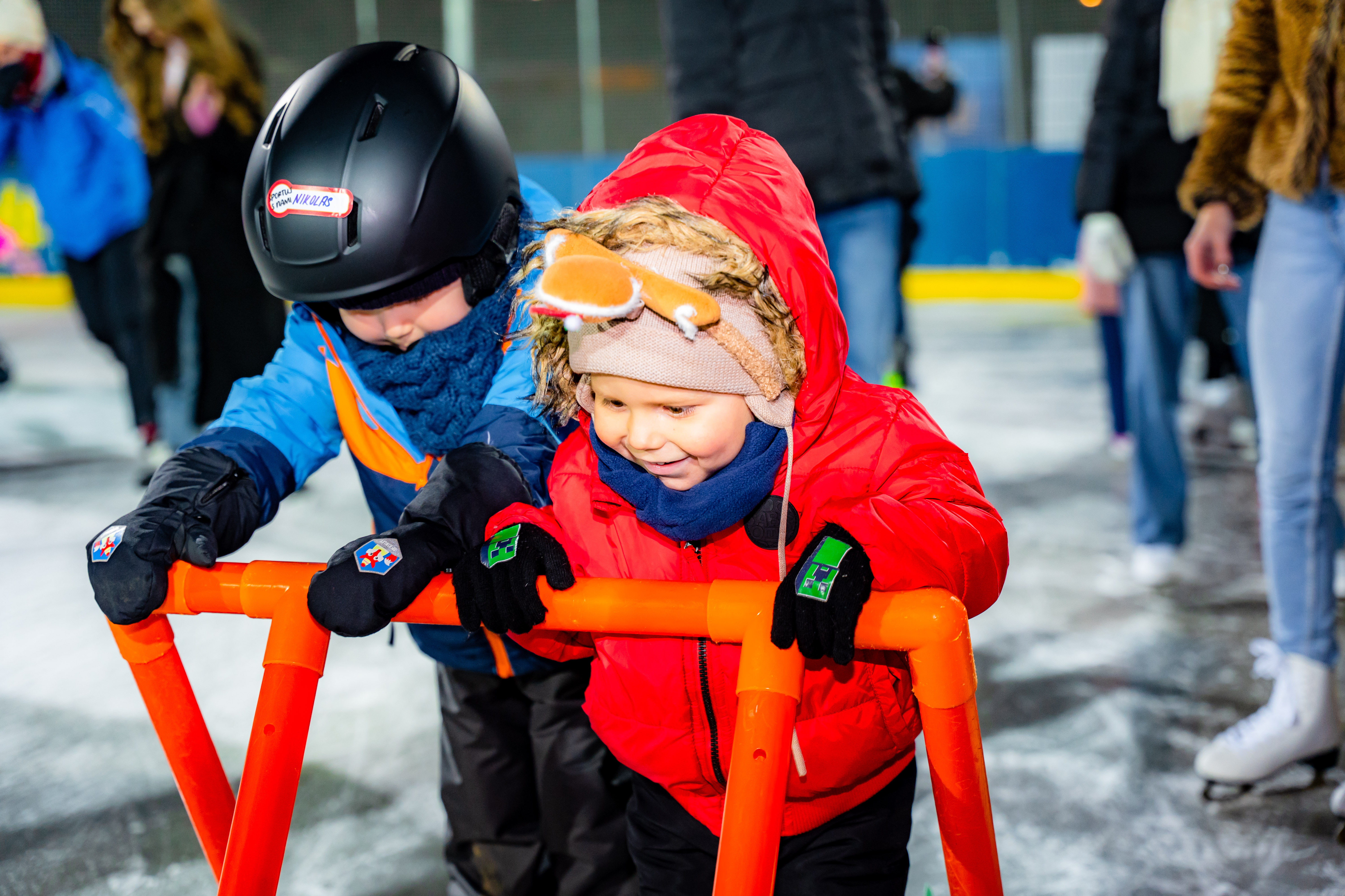 Otvorenie ladovej plochy v Mestskom parku-11